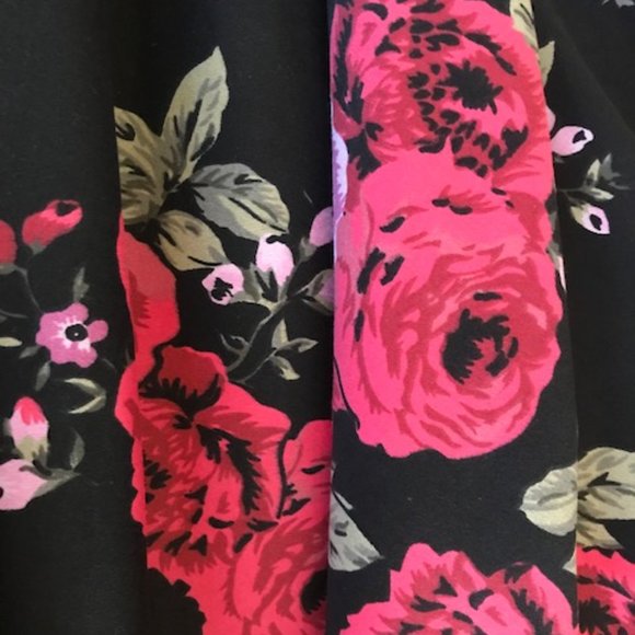 Pinup Couture Bela Strapless Bustier Swing Dress in Red Roses Sateen - Picture 9 of 11